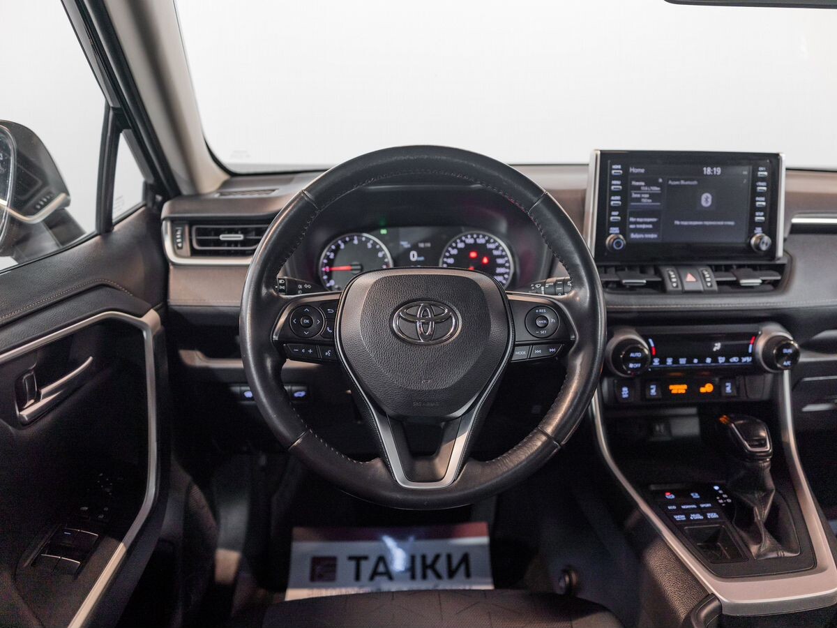 Toyota RAV4 2019 - фото автомобиля