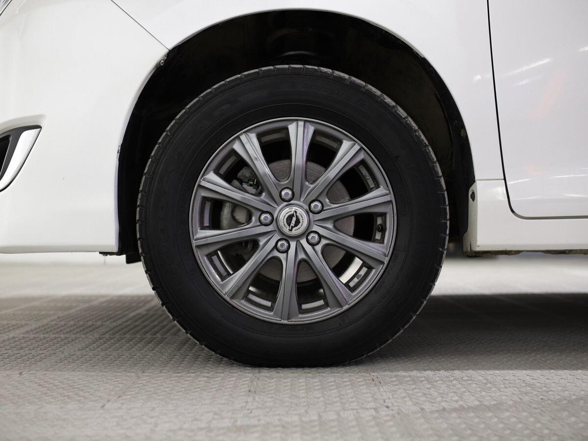 Toyota Esquire 2020 - фото автомобиля