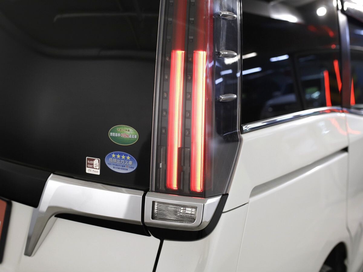 Toyota Esquire 2020 - фото автомобиля