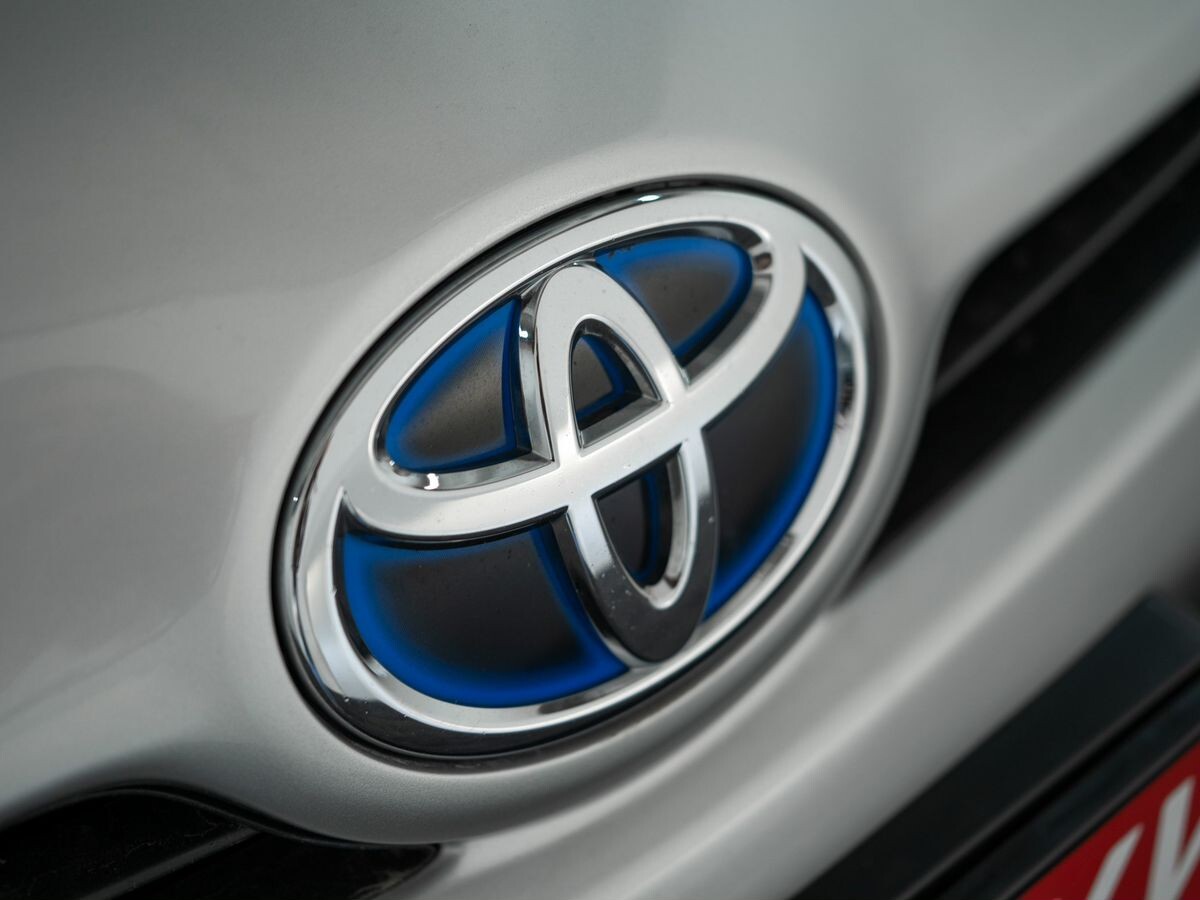 Toyota Prius 2010 - фото автомобиля