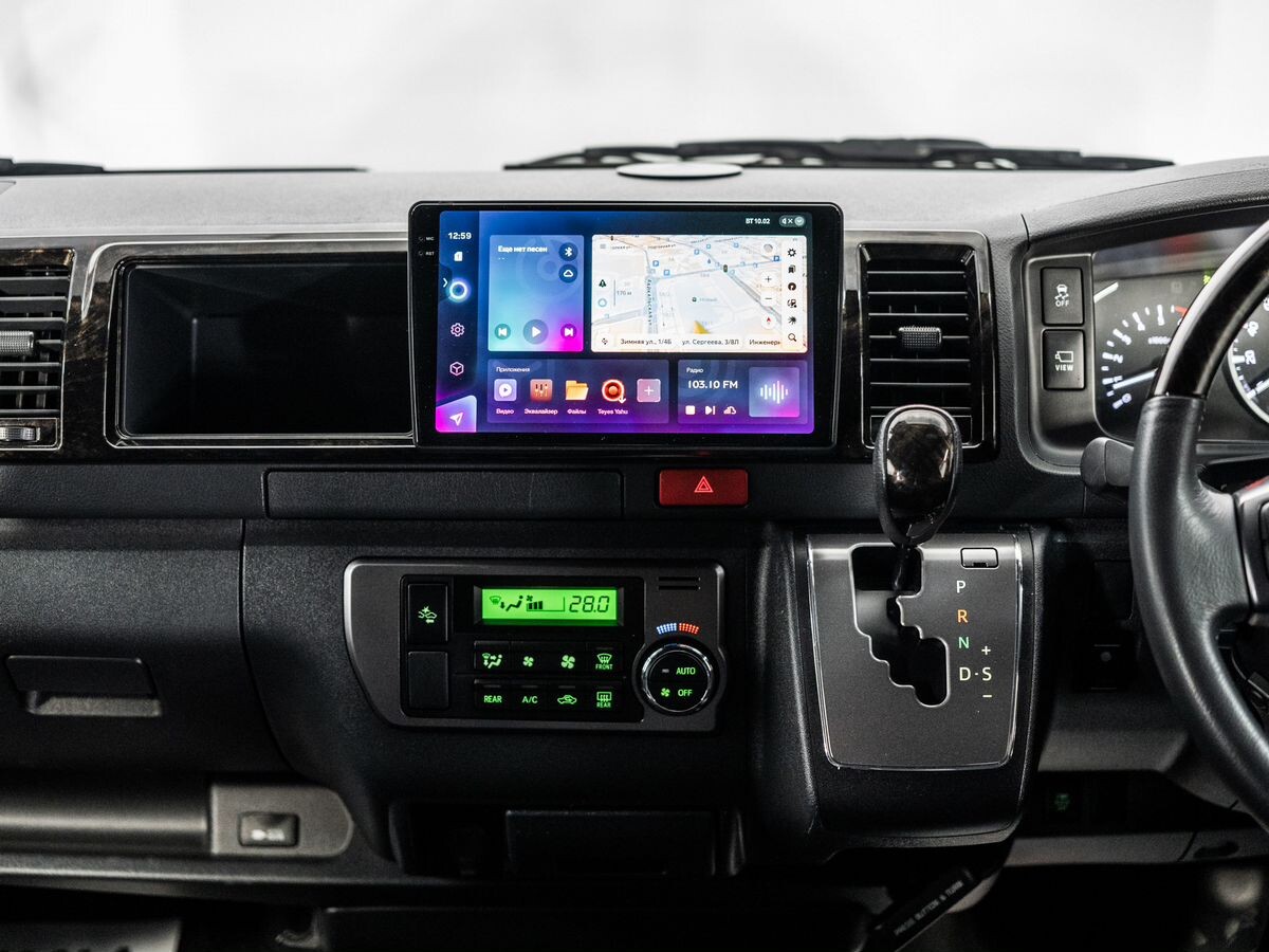 Toyota HiAce 2020 - фото автомобиля