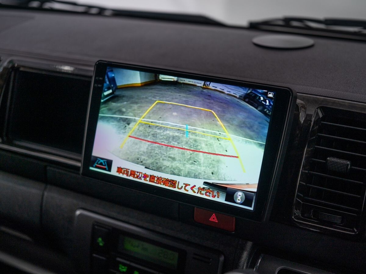 Toyota HiAce 2020 - фото автомобиля