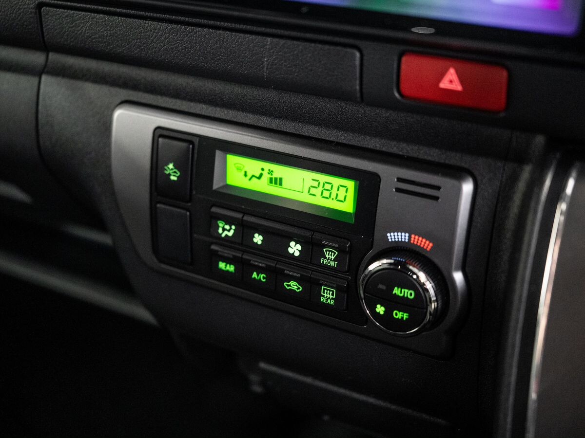 Toyota HiAce 2020 - фото автомобиля