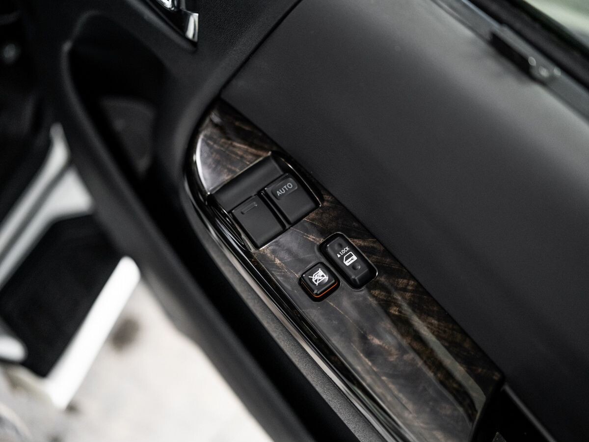 Toyota HiAce 2020 - фото автомобиля