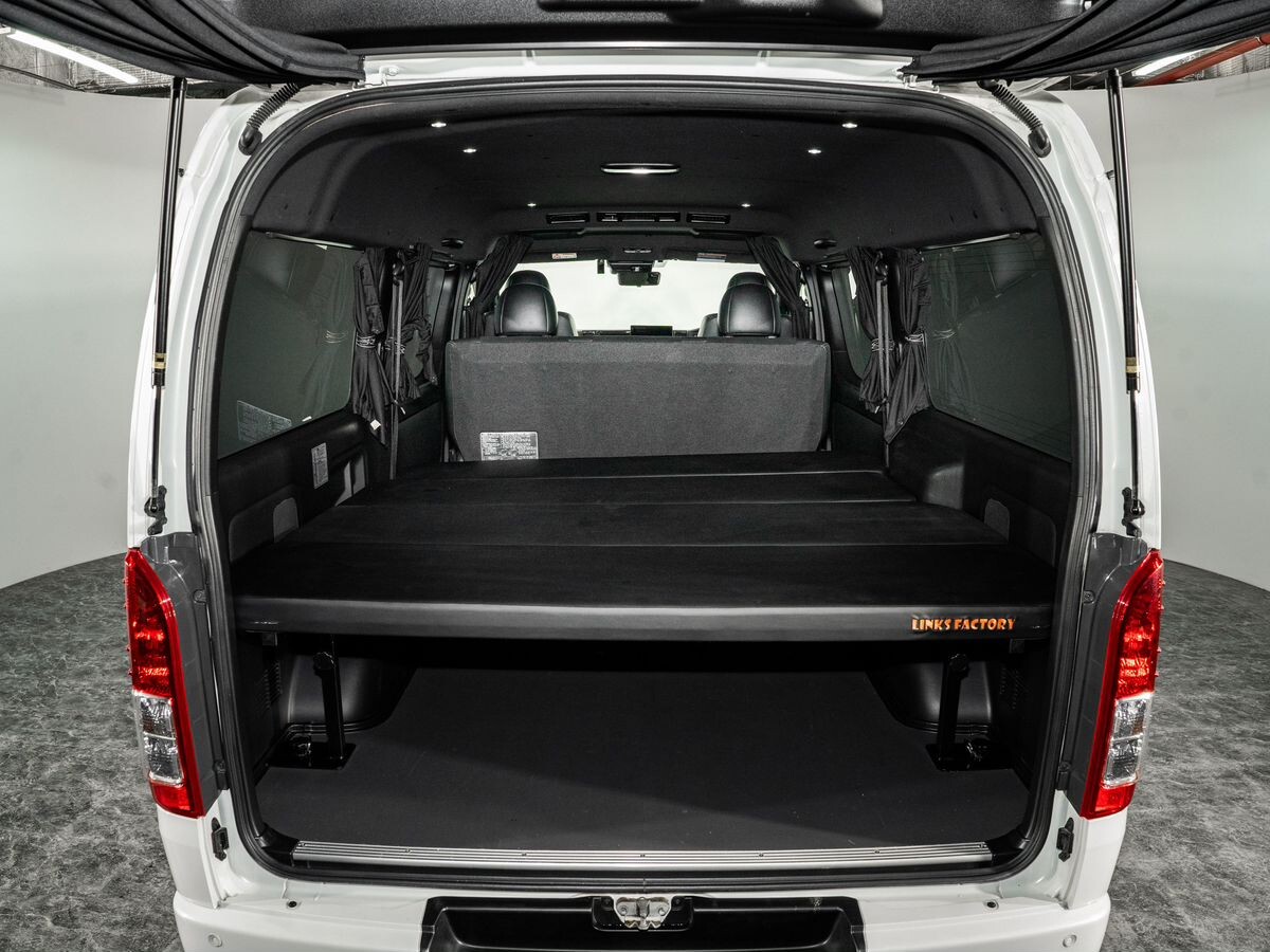 Toyota HiAce 2020 - фото автомобиля