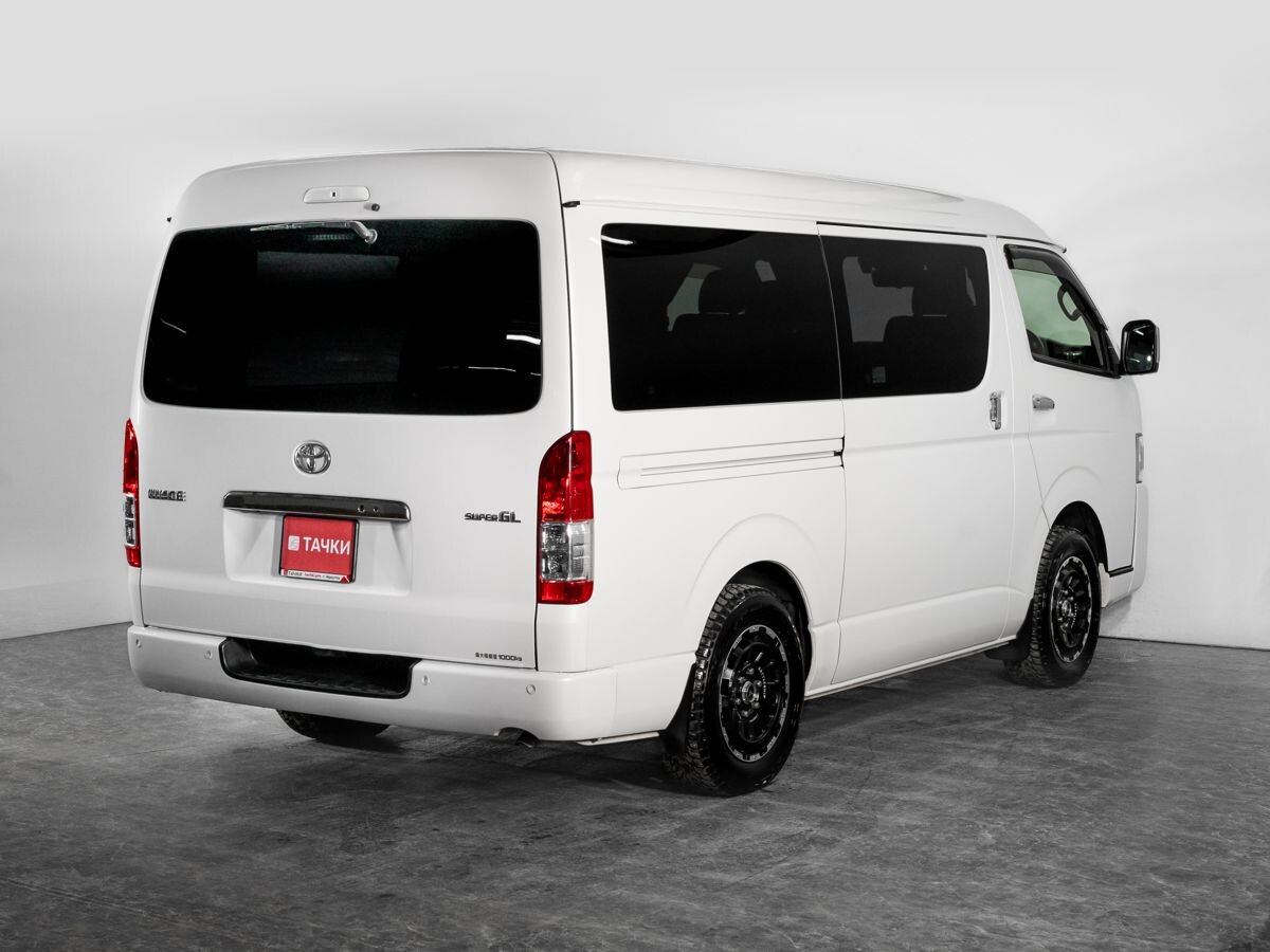 Toyota HiAce 2020 - фото автомобиля