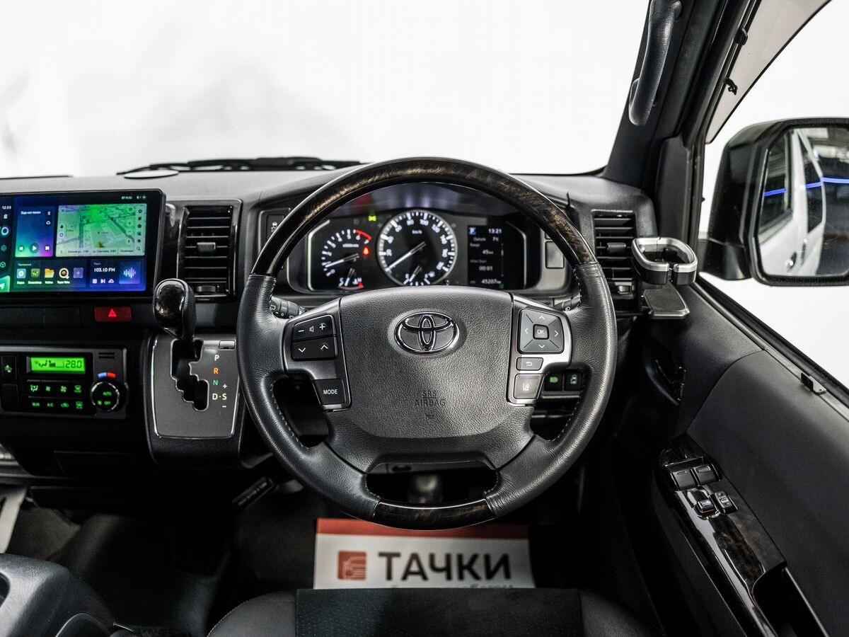 Toyota HiAce 2020 - фото автомобиля