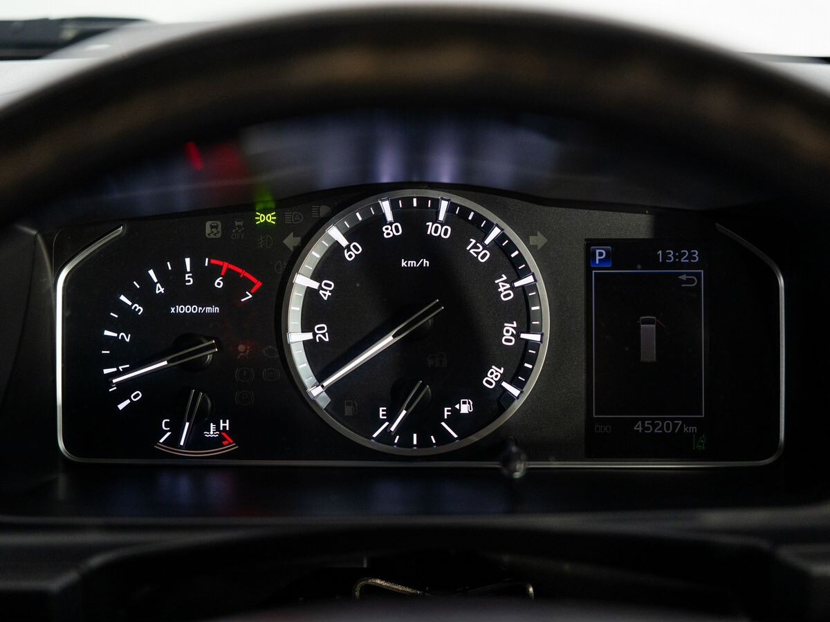 Toyota HiAce 2020 - фото автомобиля