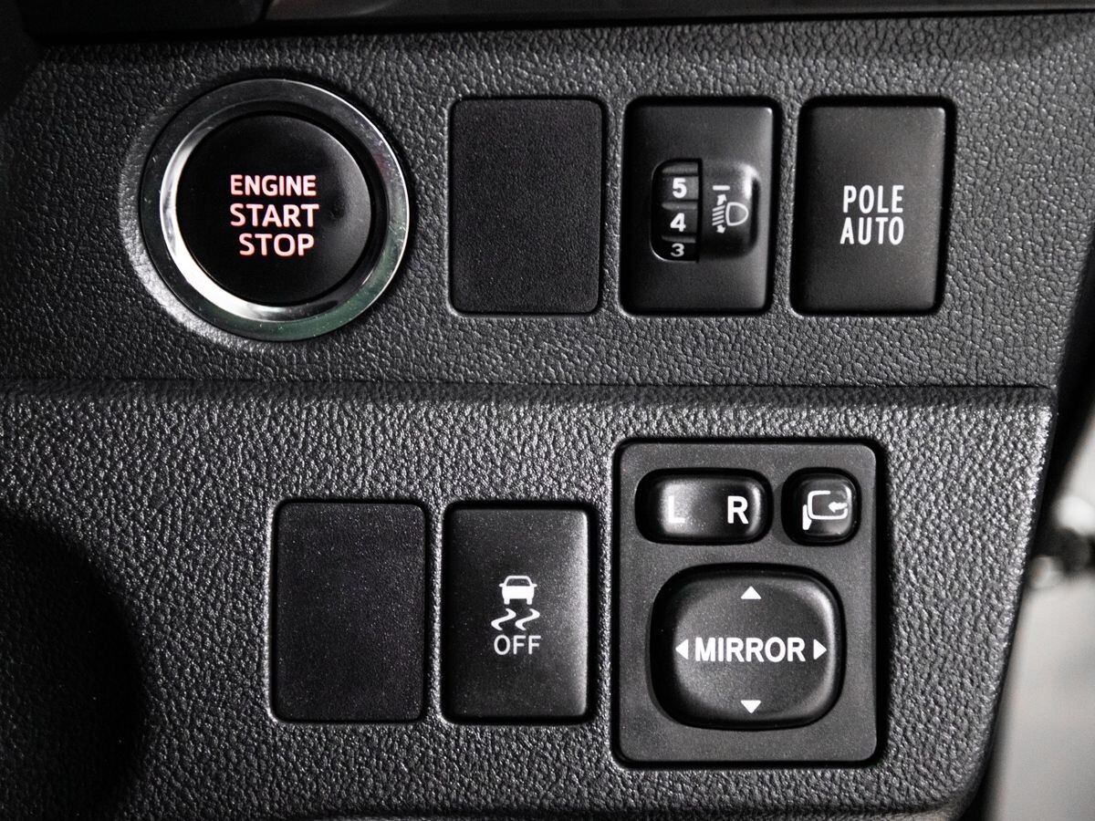 Toyota Ractis 2014 - фото автомобиля