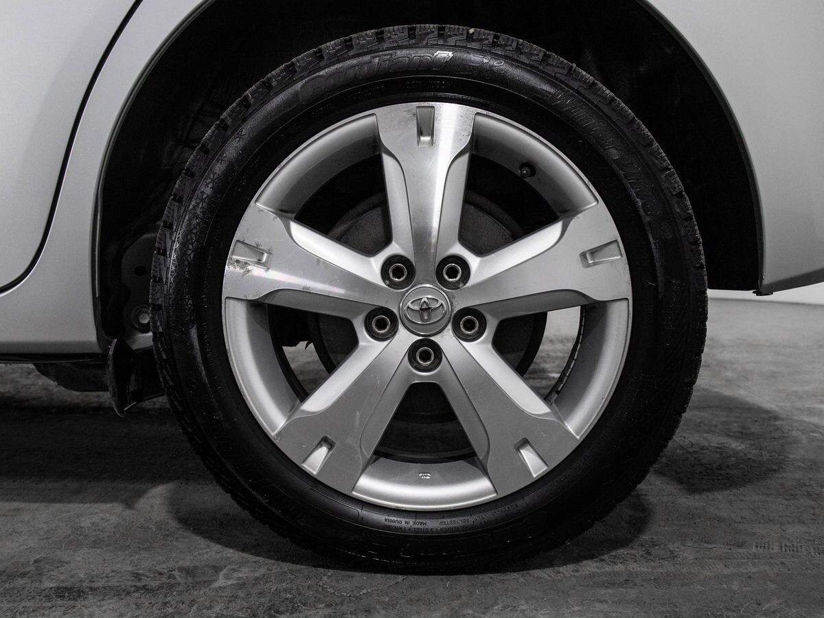 Toyota Ractis 2014 - фото автомобиля