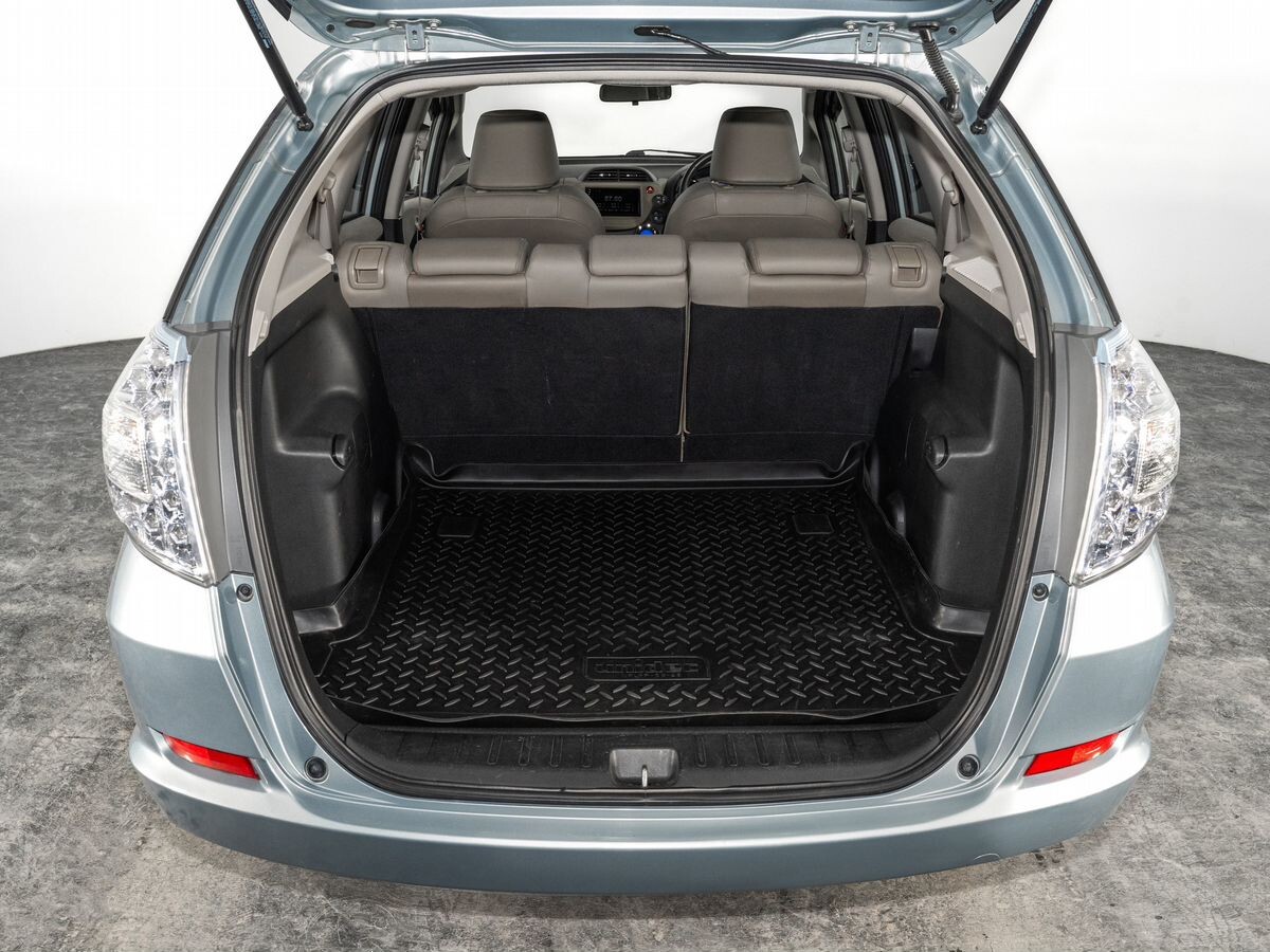 Honda Fit Shuttle 2012 - фото автомобиля