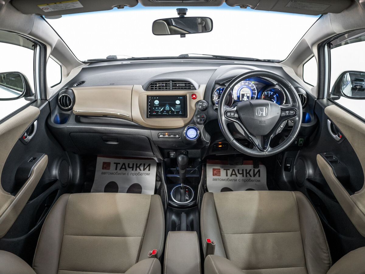 Honda Fit Shuttle 2012 - фото автомобиля