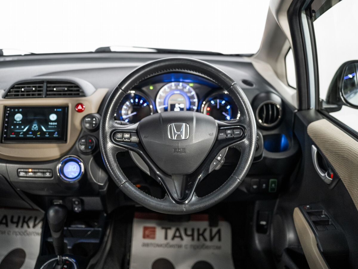 Honda Fit Shuttle 2012 - фото автомобиля