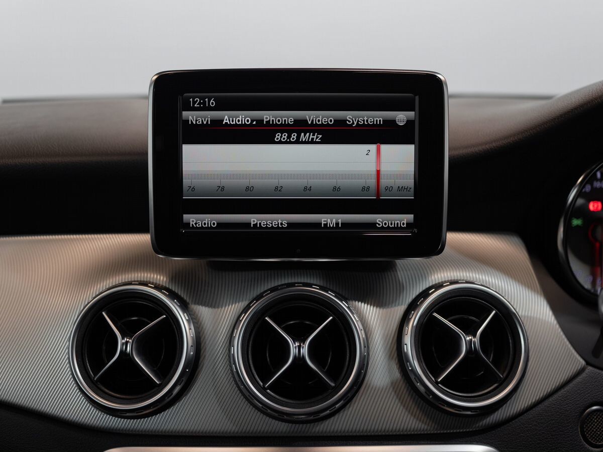 Mercedes-Benz GLA 2014 - фото автомобиля