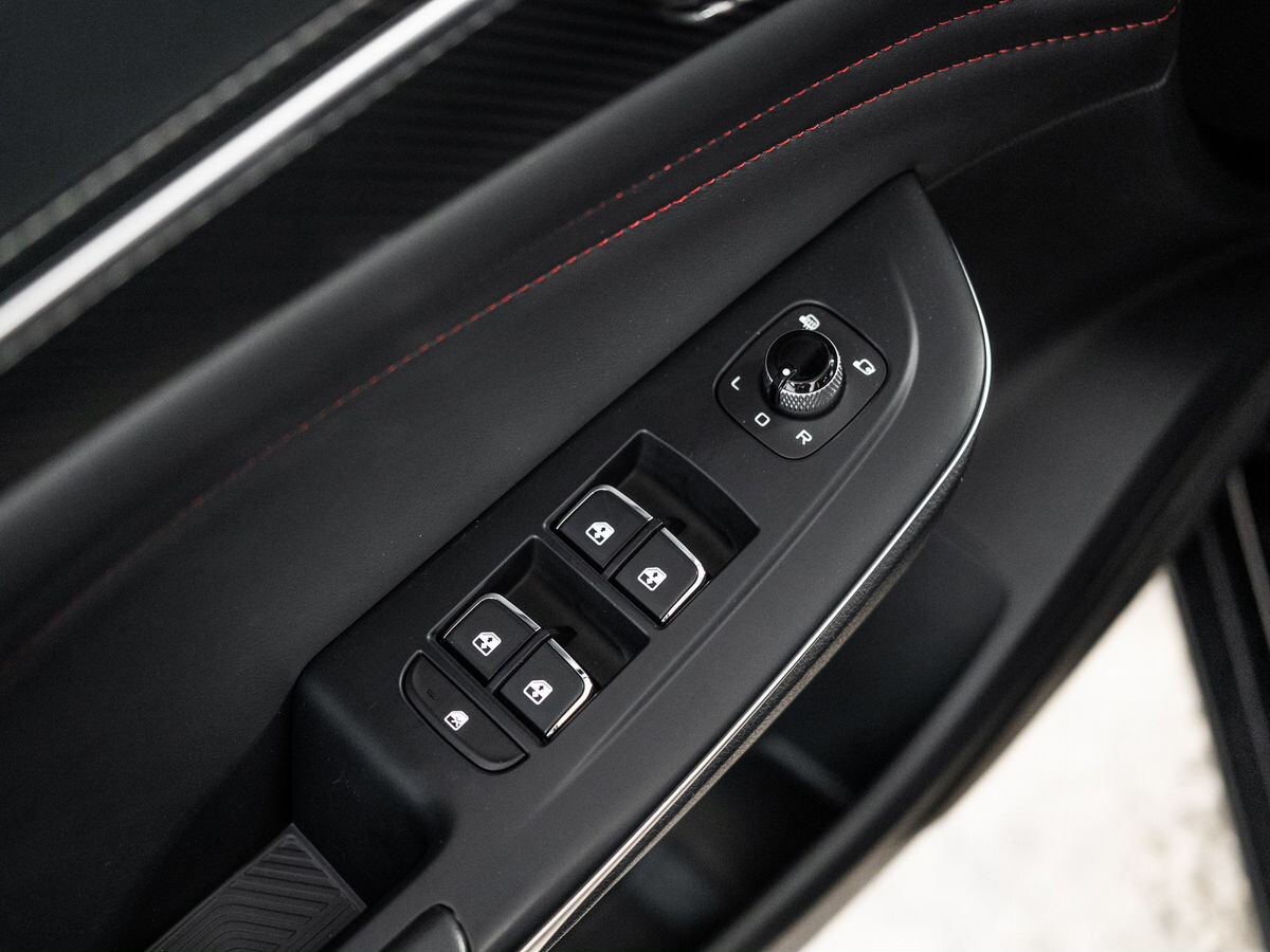 FAW Bestune T55 2023 - фото автомобиля