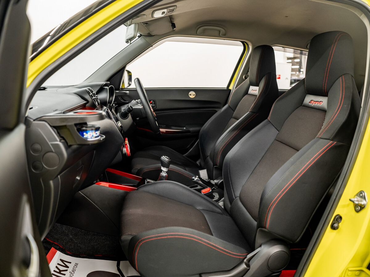 Suzuki Swift 2019 - фото автомобиля