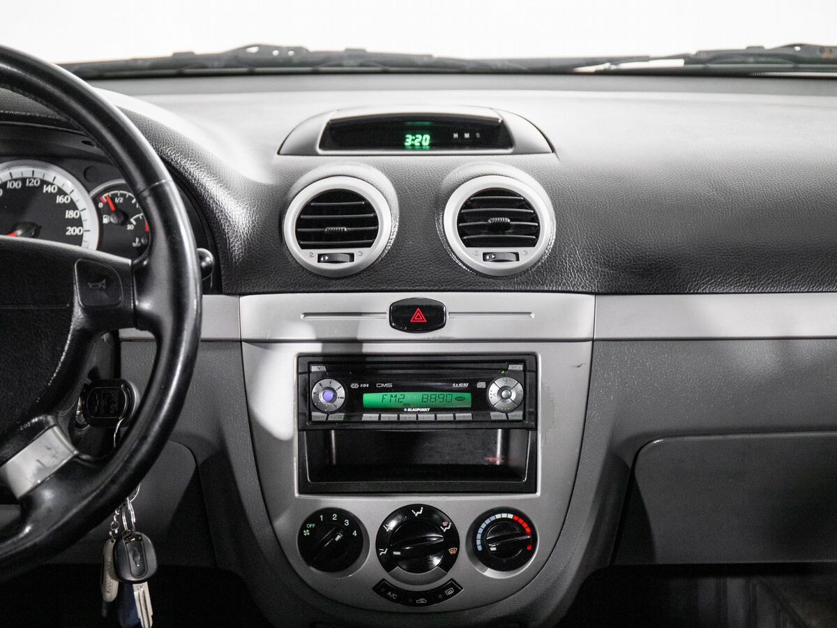 Chevrolet Lacetti 2011 - фото автомобиля