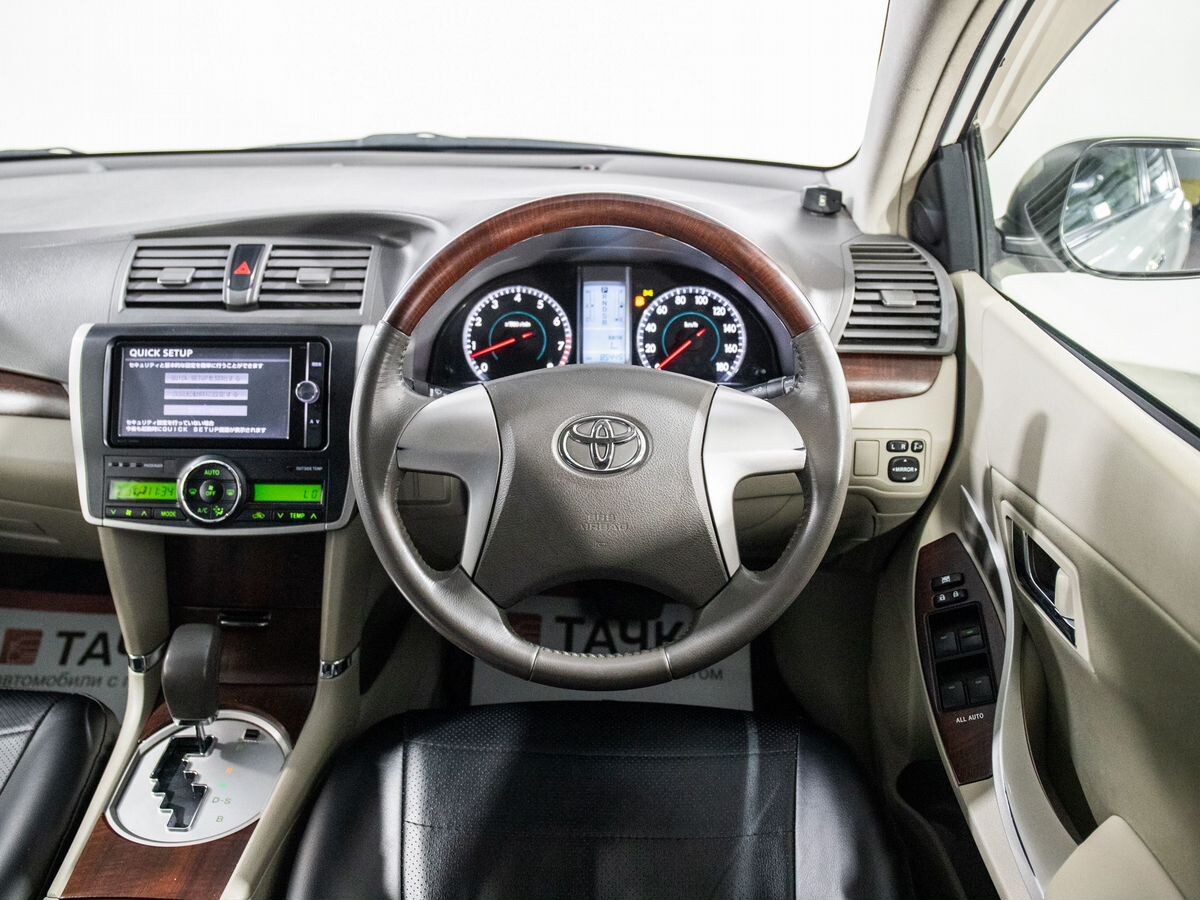 Toyota Premio 2012 - фото автомобиля