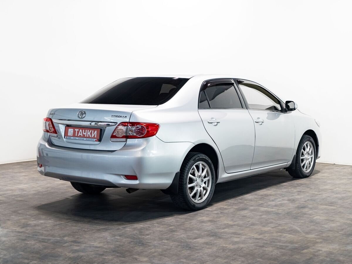 Toyota Corolla 2013 - фото автомобиля