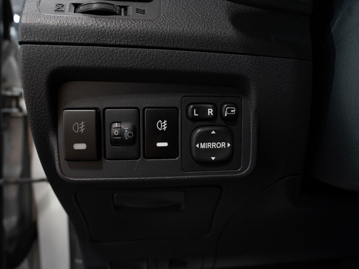 Toyota Corolla 2013 - фото автомобиля