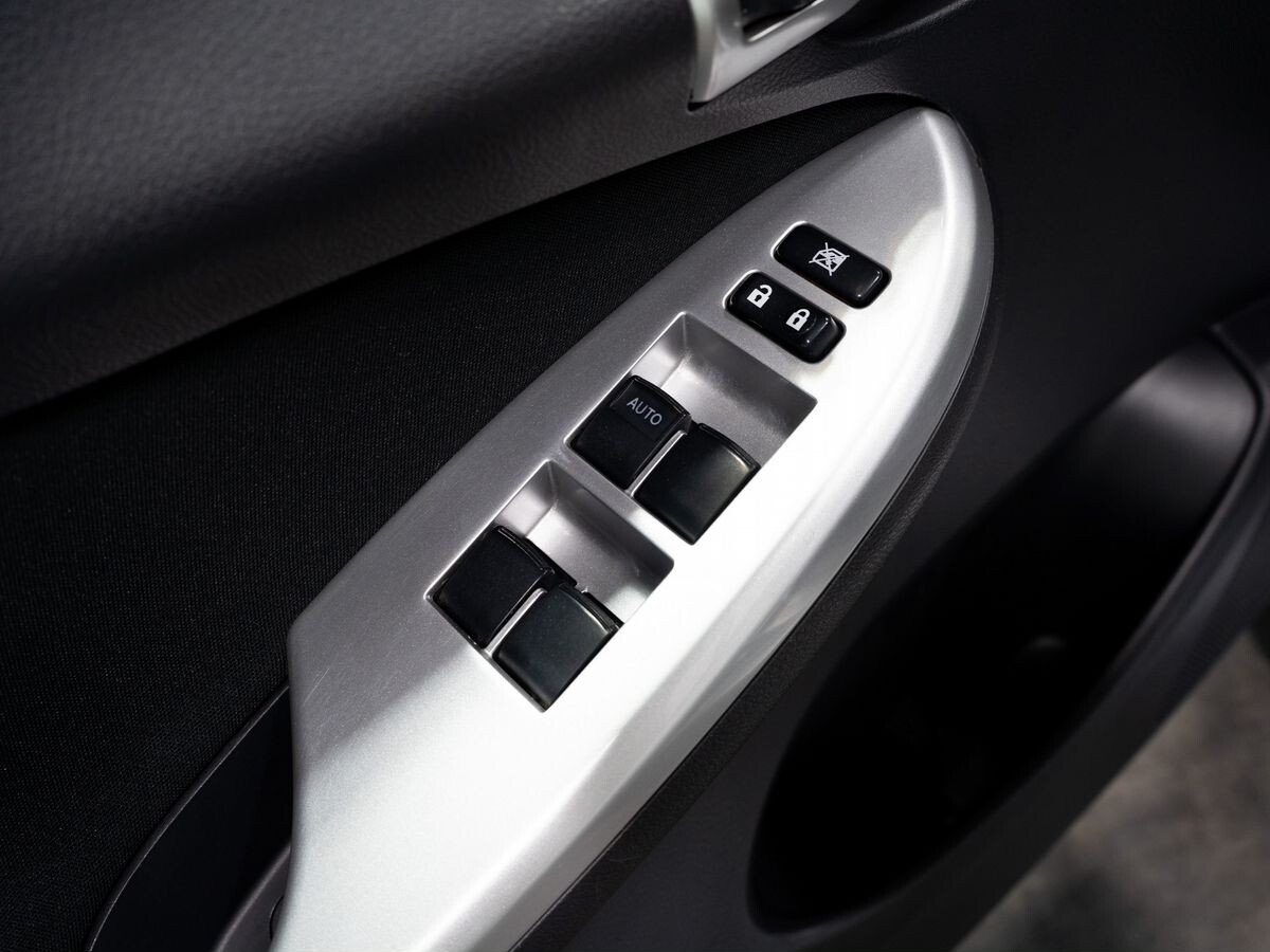 Toyota Corolla 2013 - фото автомобиля