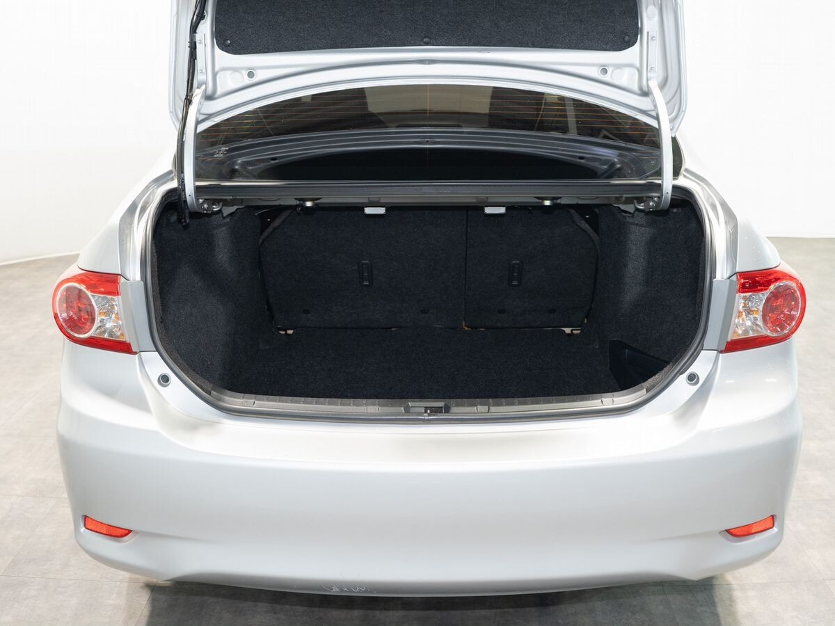 Toyota Corolla 2013 - фото автомобиля