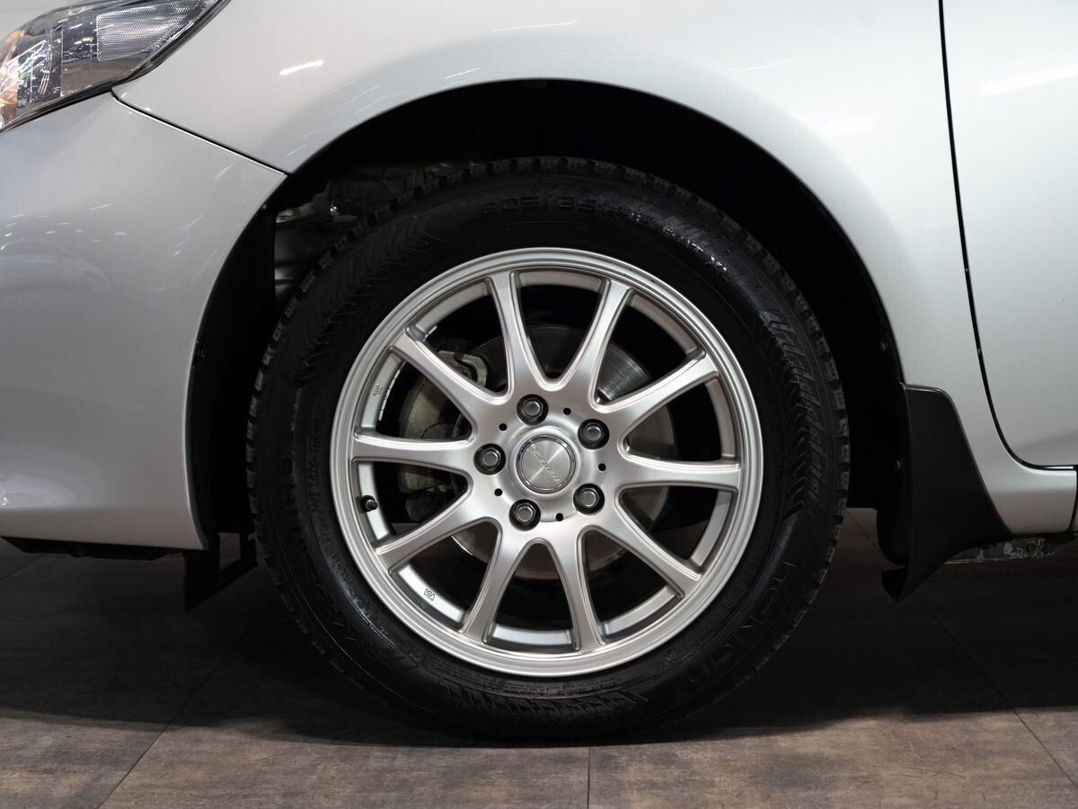 Toyota Corolla 2013 - фото автомобиля