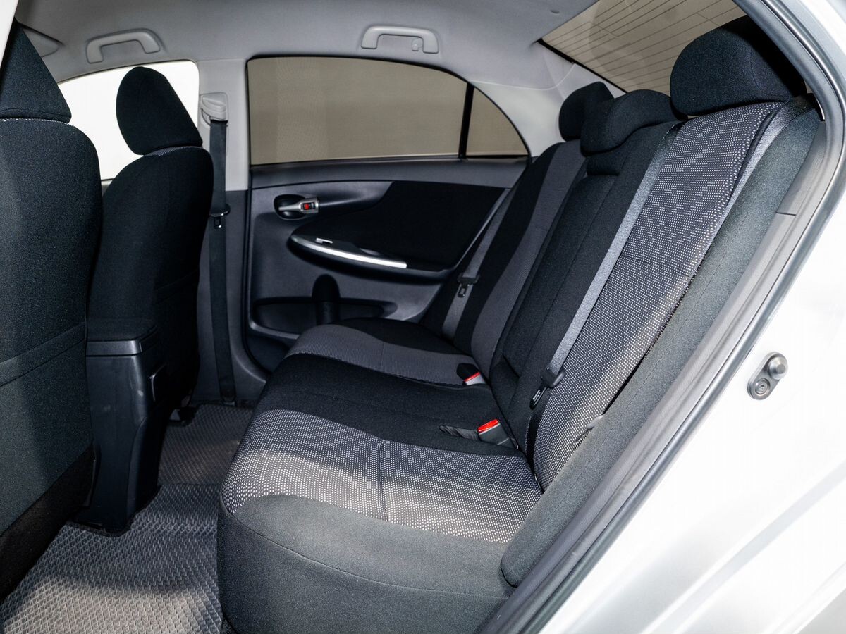 Toyota Corolla 2013 - фото автомобиля