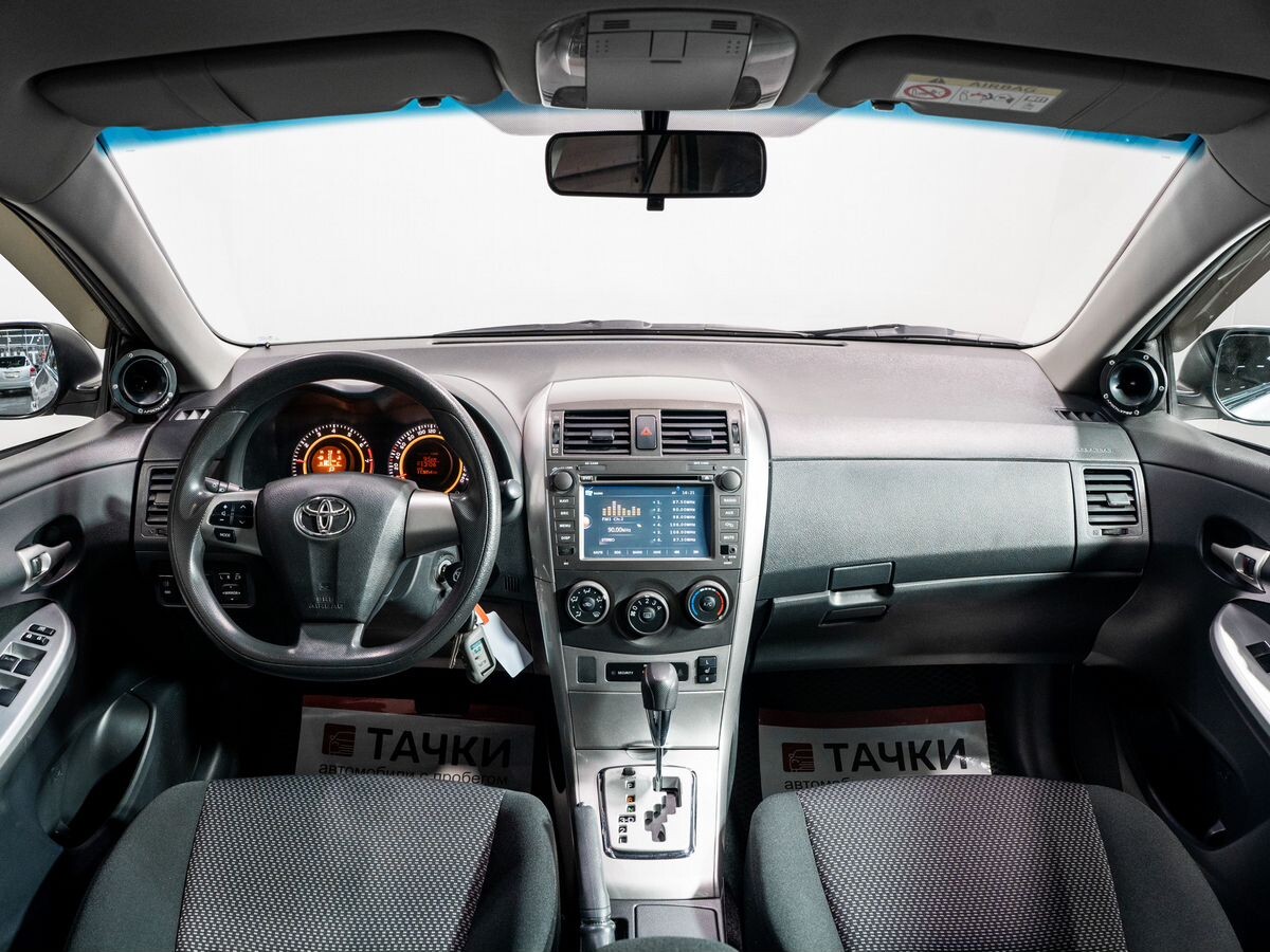 Toyota Corolla 2013 - фото автомобиля