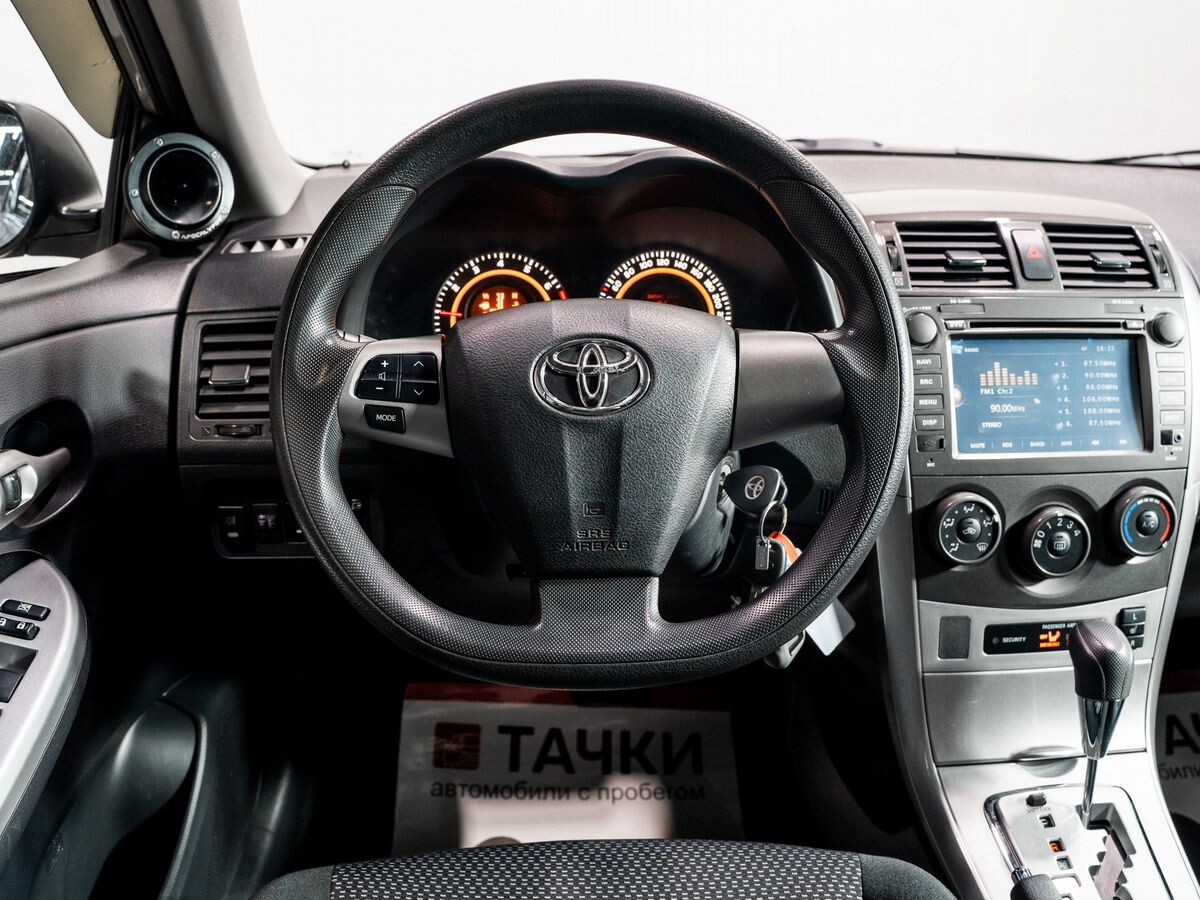 Toyota Corolla 2013 - фото автомобиля