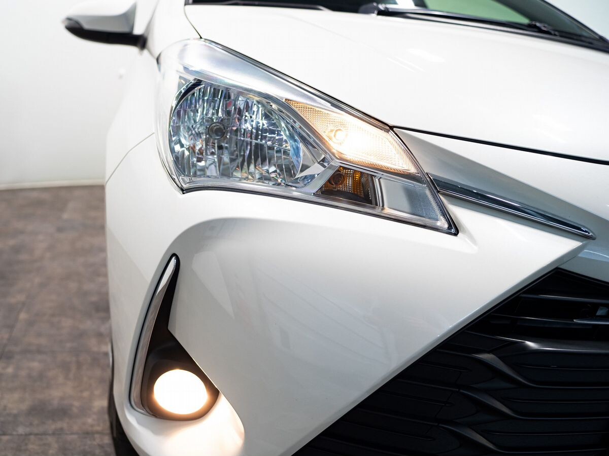 Toyota Vitz 2019 - фото автомобиля