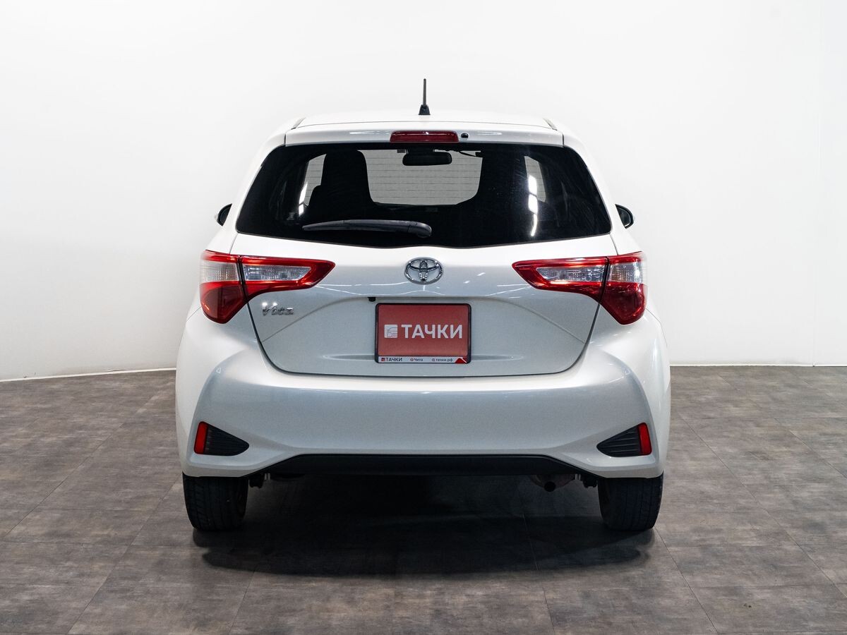 Toyota Vitz 2019 - фото автомобиля