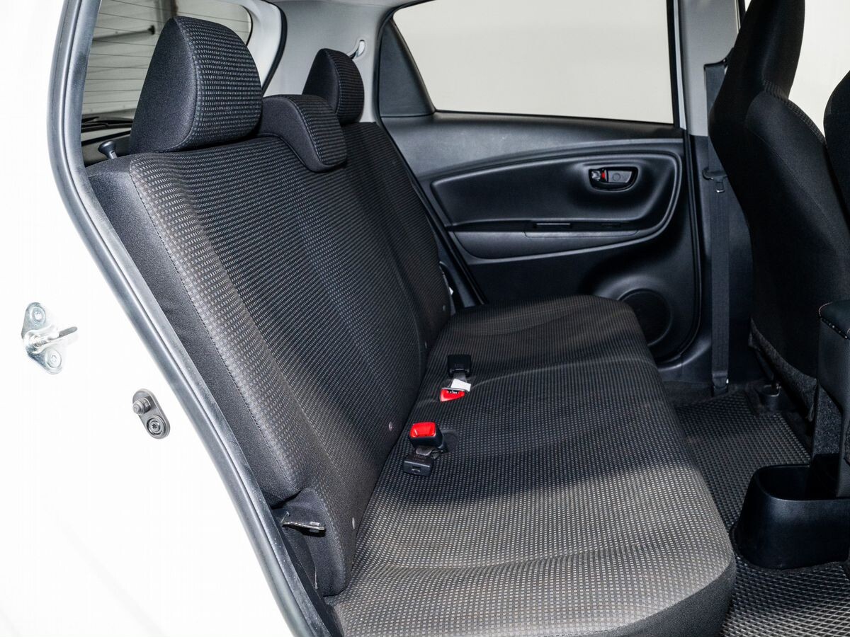 Toyota Vitz 2019 - фото автомобиля