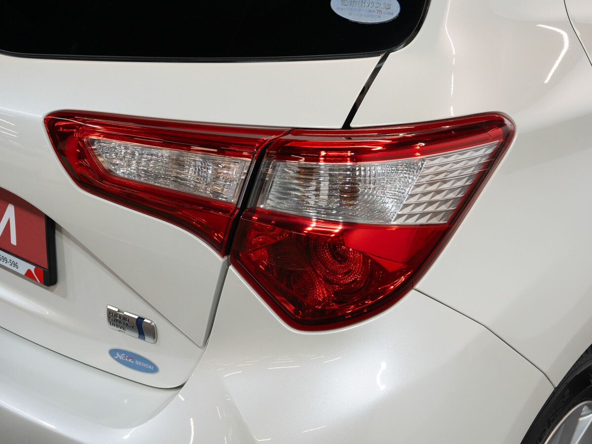 Toyota Vitz 2017 - фото автомобиля