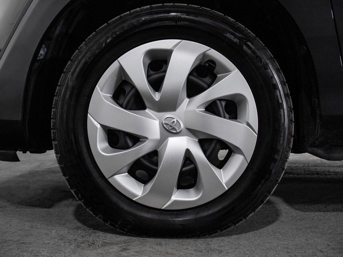 Toyota Sienta 2016 - фото автомобиля