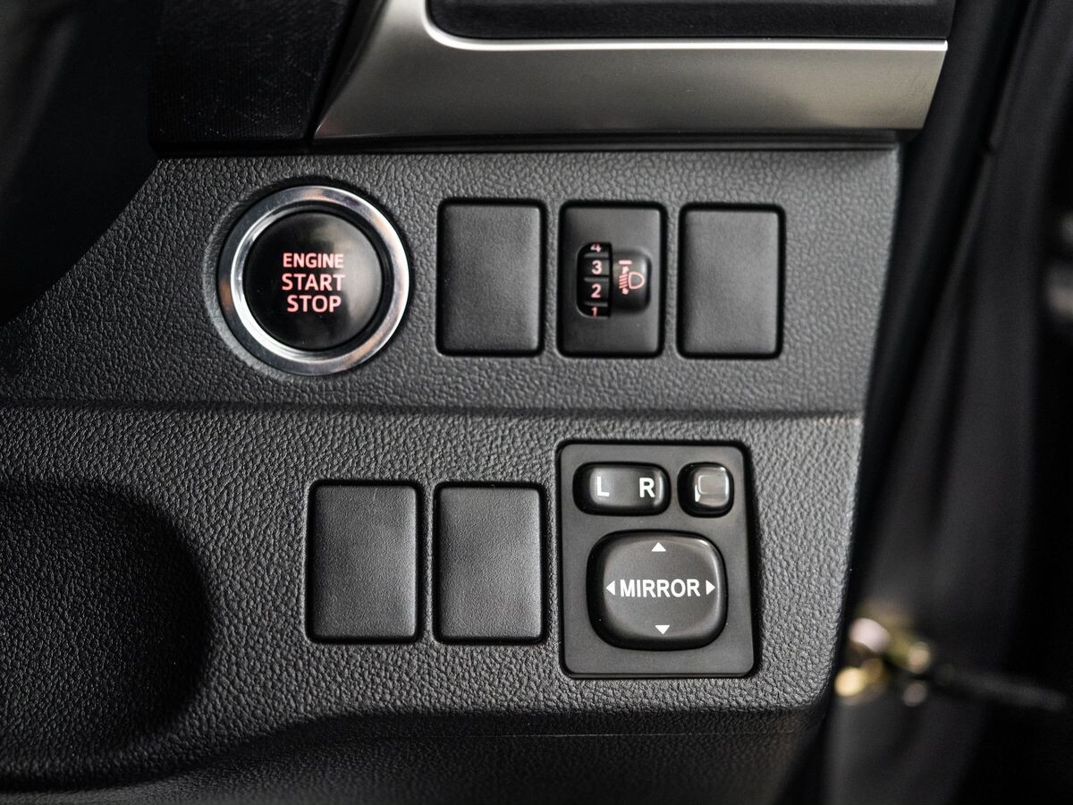 Subaru Trezia 2011 - фото автомобиля