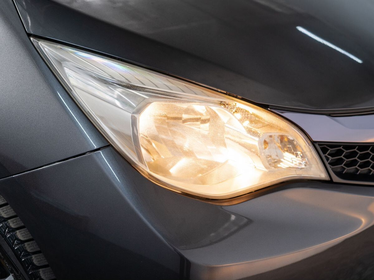 Subaru Trezia 2011 - фото автомобиля