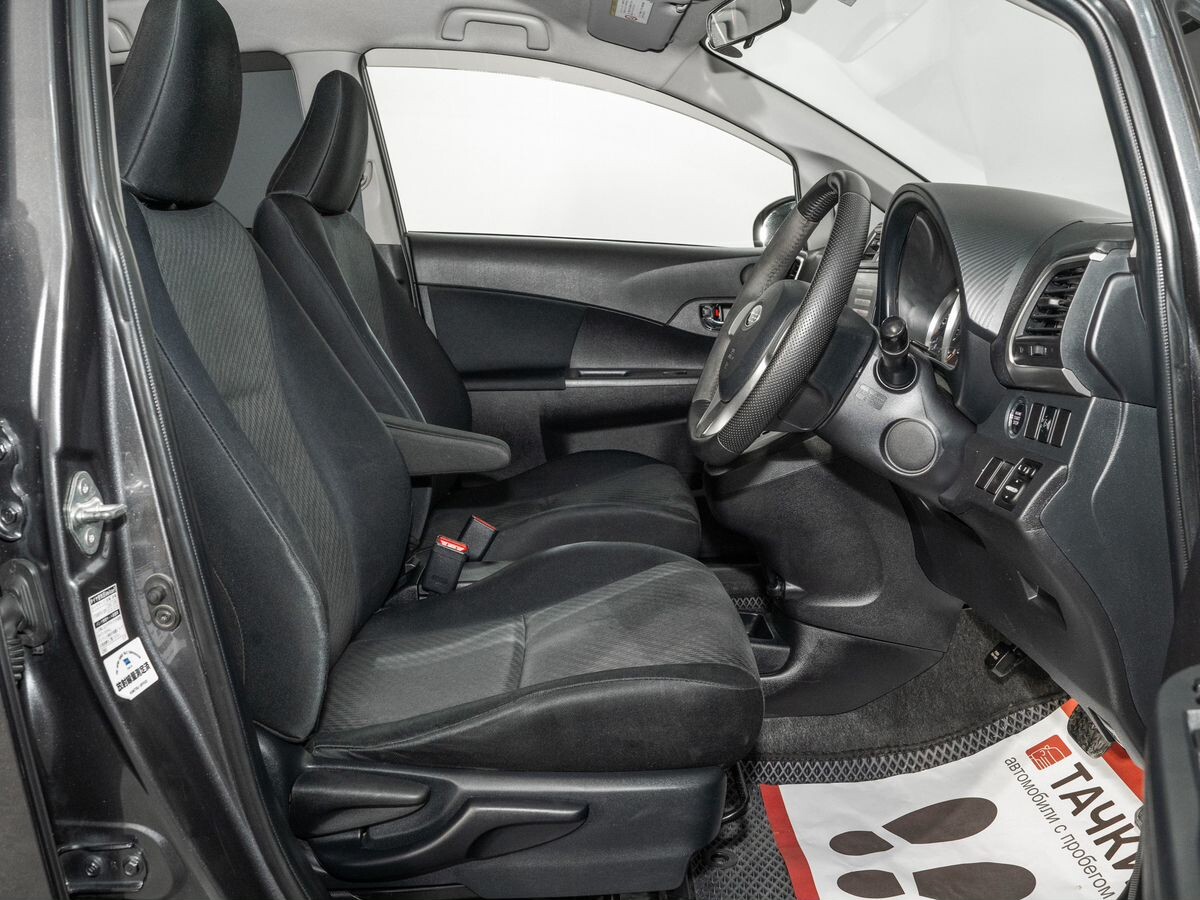 Subaru Trezia 2011 - фото автомобиля