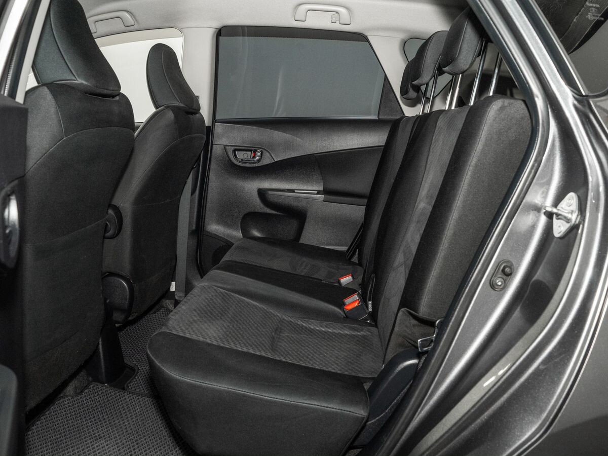 Subaru Trezia 2011 - фото автомобиля