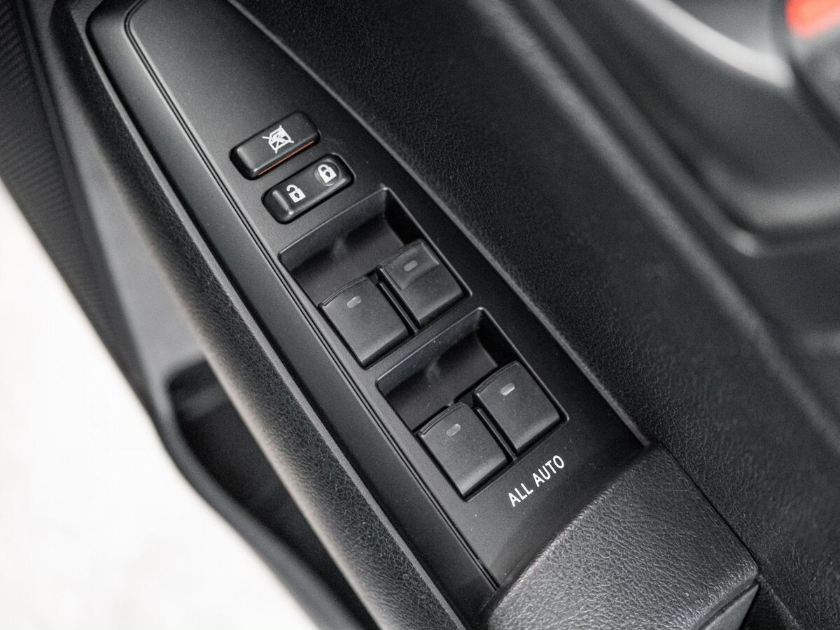 Toyota Corolla 2015 - фото автомобиля