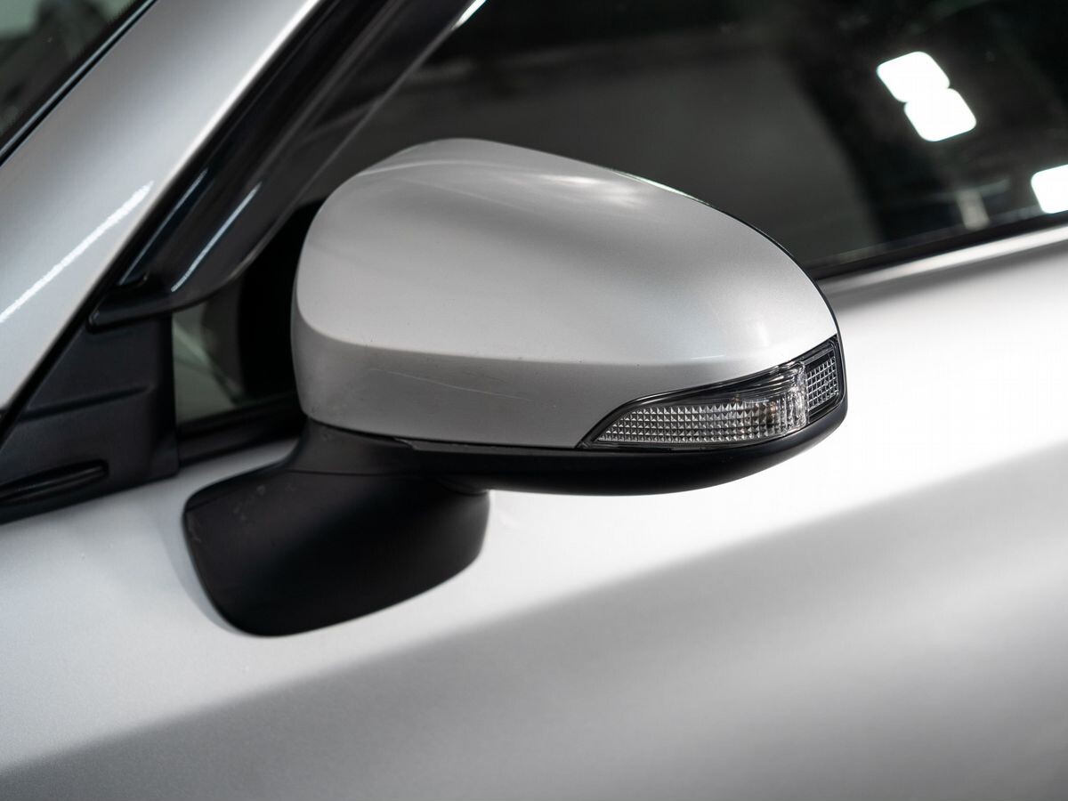 Toyota Corolla 2015 - фото автомобиля