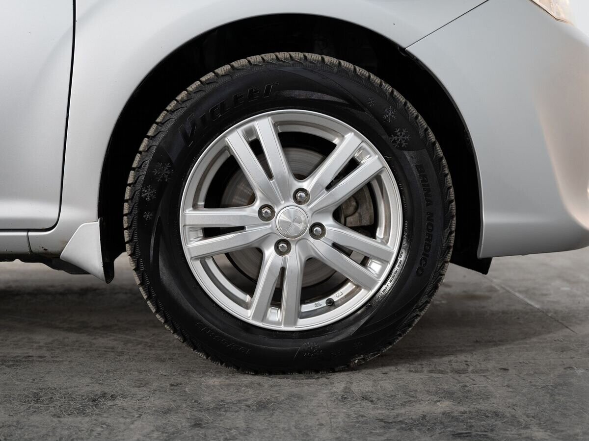 Toyota Corolla 2015 - фото автомобиля