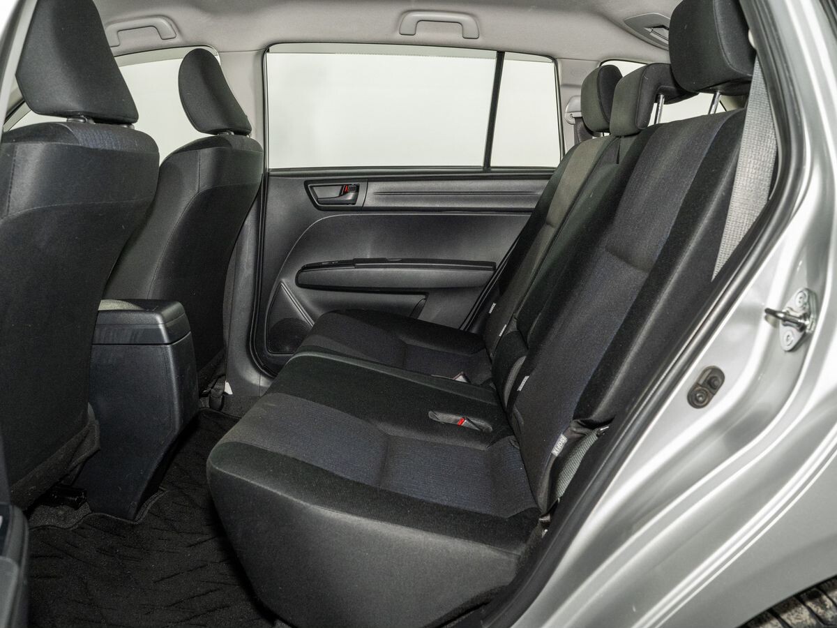 Toyota Corolla 2015 - фото автомобиля