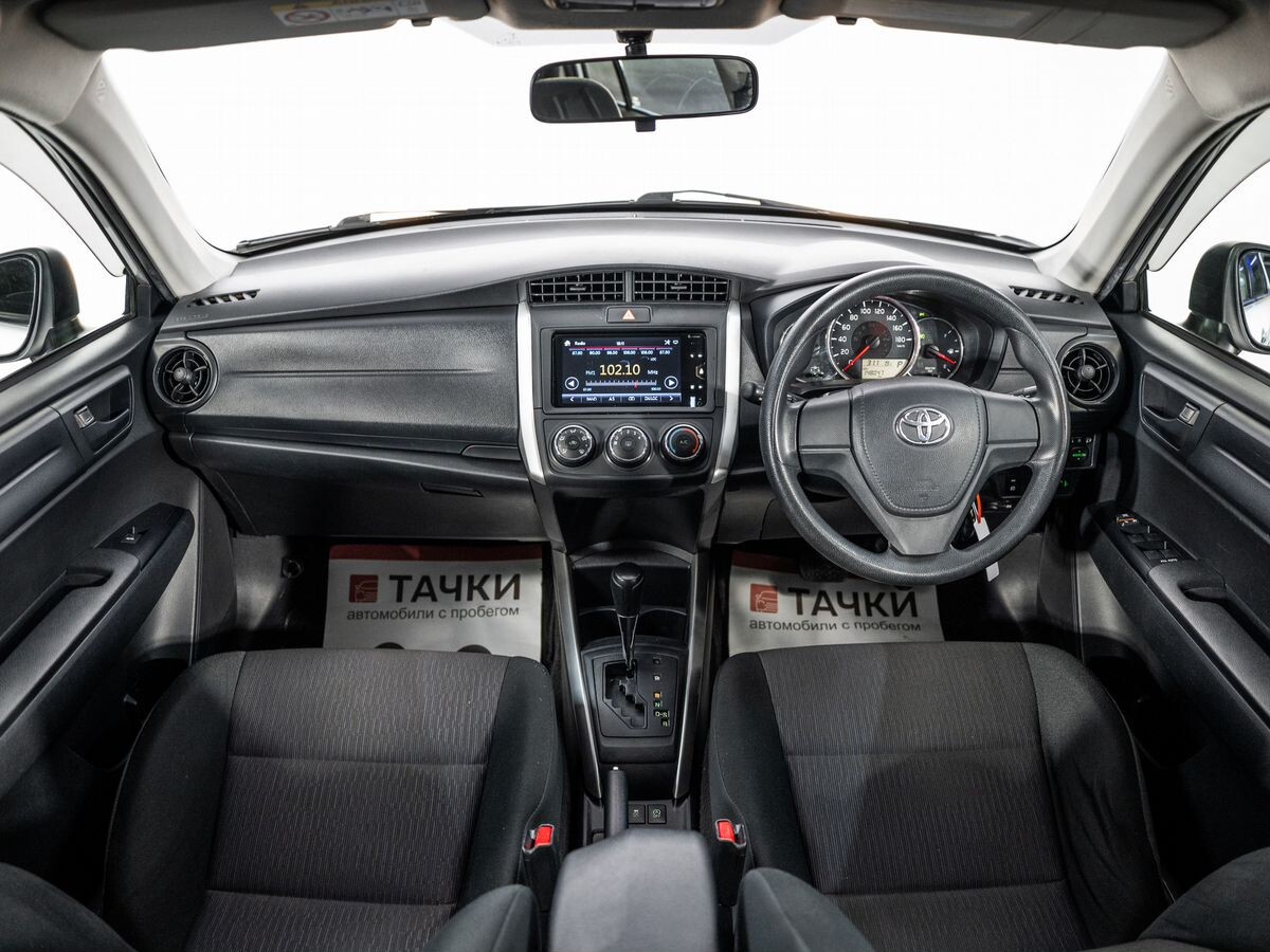 Toyota Corolla 2015 - фото автомобиля