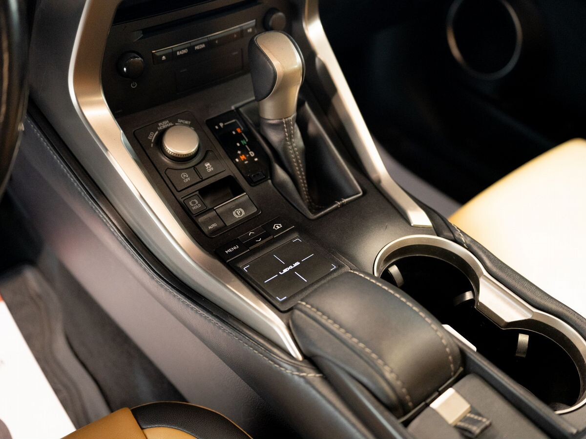 Lexus NX 2016 - фото автомобиля