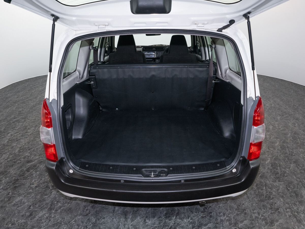 Toyota Succeed 2019 - фото автомобиля