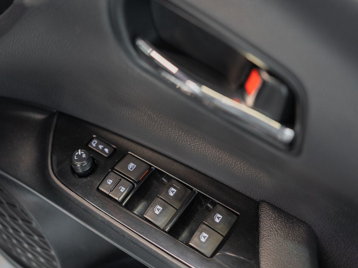 Toyota Prius 2016 - фото автомобиля