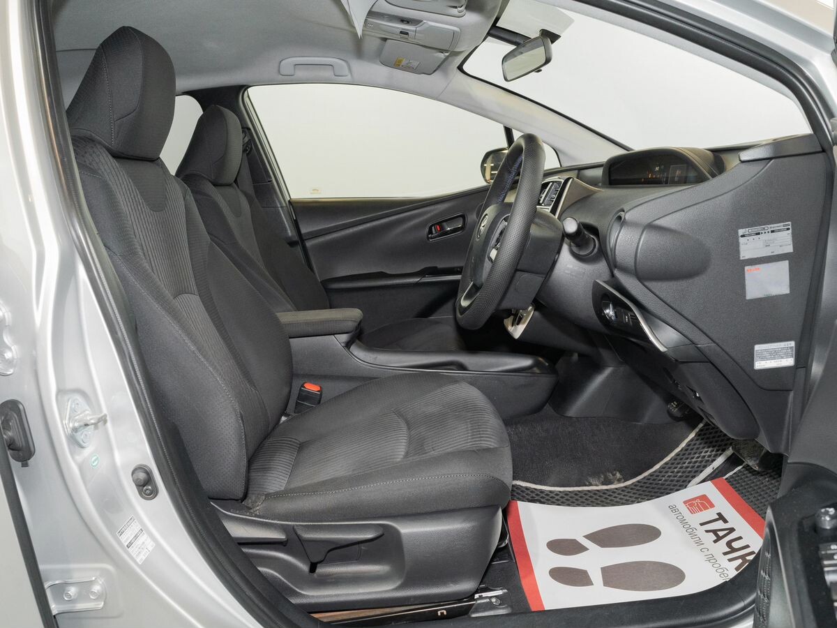 Toyota Prius 2016 - фото автомобиля