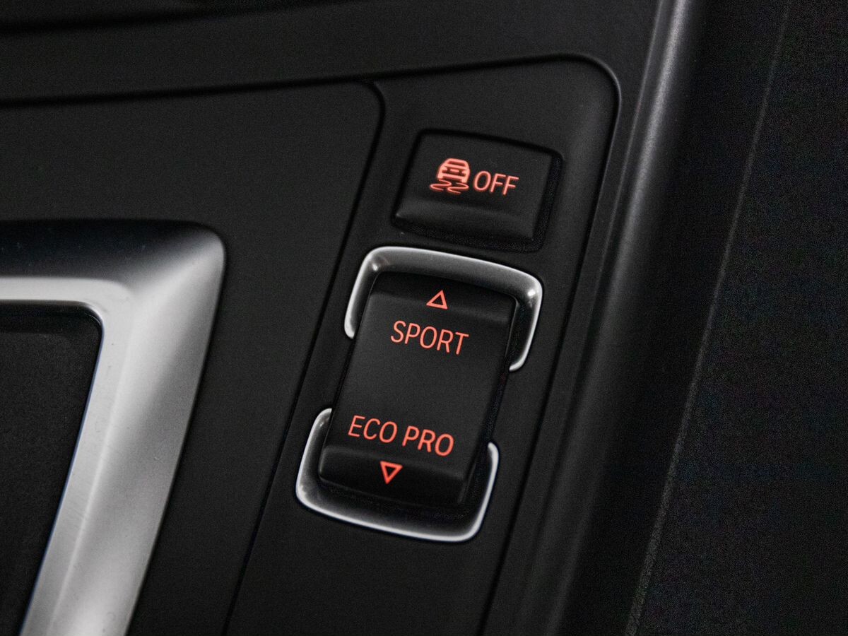 BMW 1 серии 2016 - фото автомобиля