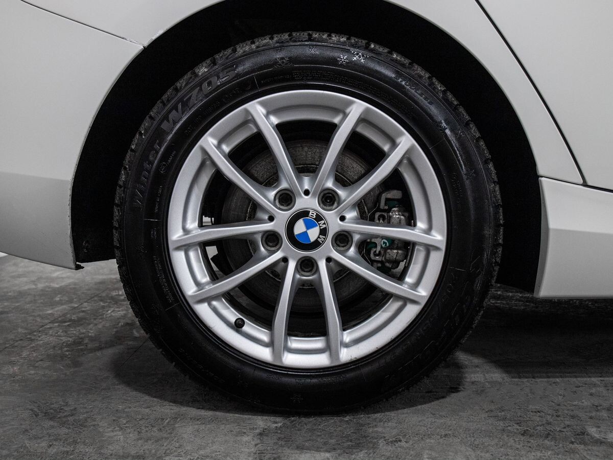 BMW 1 серии 2016 - фото автомобиля